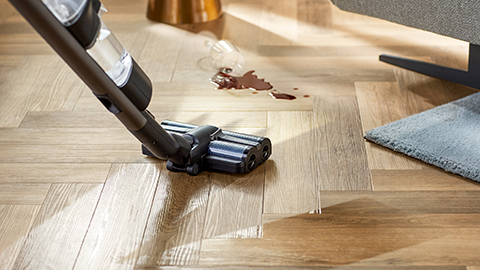 Philips AquaTrio Cordless za usisavanje i mokro brisanje serije 9000 uklanja vi&scaron;e mokre i suhe prljav&scaron;tine
